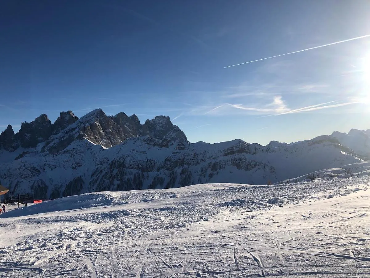 Perla Dolomiti Falt فالكادي 0*,  إيطاليا